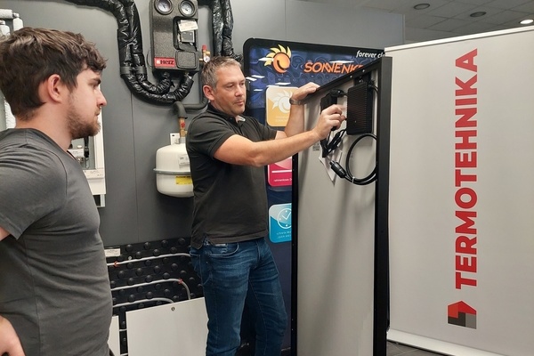 aktualno/Predaja-nagrade_Sonnenkraft_Termotehnika_Miha_TadejMrak_