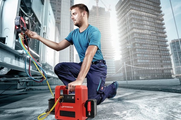 rothenberger_1/Webx900-Rothenberger-Battery-Operated-Roairvac-R32-2.0-CL-Vacuum-Pump-57L-M